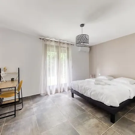 Grande Maison Luxueuse - Paris - Nyaraló